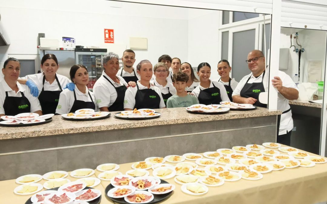 La Cocina de EDIA Social ameniza la presentación de la programación de las Fiestas de la Blanca y el cartel del Festival Internacional de Danzas de Villablanca