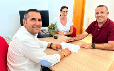Formalizamos el contrato entre el Ayuntamiento de Villanueva de los Castillejos y EDIA Social para la gestión y explotación del Centro de Día de Villanueva de los Castillejos