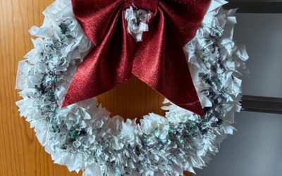 Taller de manualidades navideñas en el Centro de Día de Puebla de Guzmán