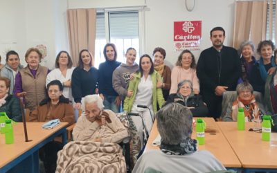 Cáritas Parroquial de Puebla de Guzmán comparte un desayuno especial en el Centro de Día de la localidad