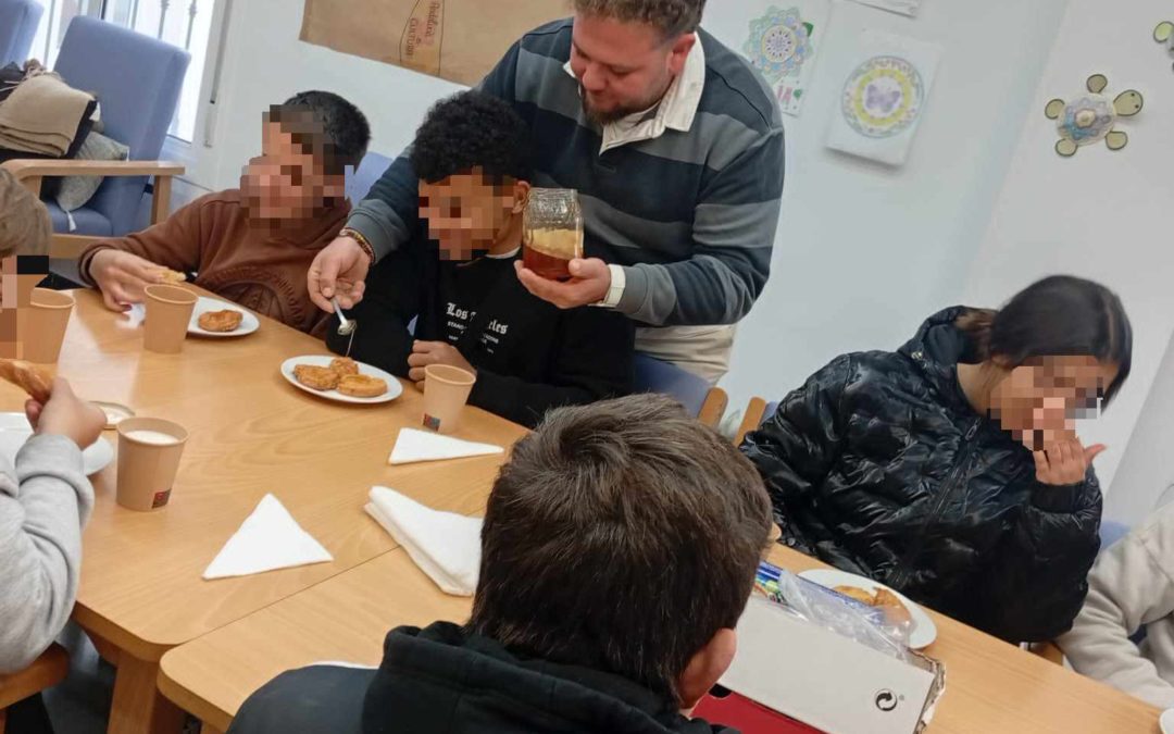 Desayuno intergeneracional en el Centro de Día de Puebla de Guzmán
