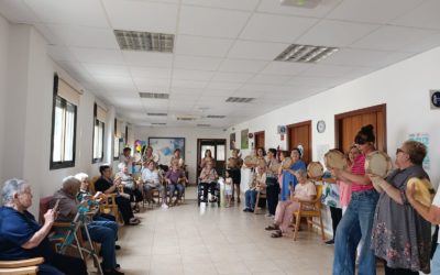 Música, convivencia y tradición en el Centro de Día de San Bartolomé de la Torre
