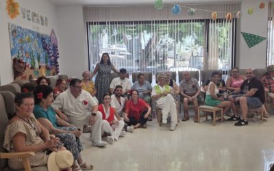 Música, convivencia y tradición en la particular feria del Centro de Día de Almuñécar